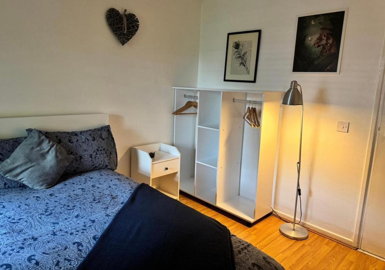 Homestay Bright & Cozy Double With Great Transport Links *